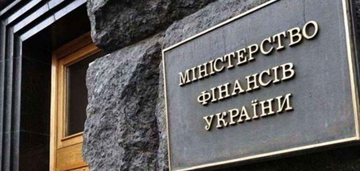 Доходи держбюджету зросли майже на 40%