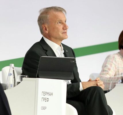 Голова Сбербанку оголосив фактичну зупинку економіки Росії
