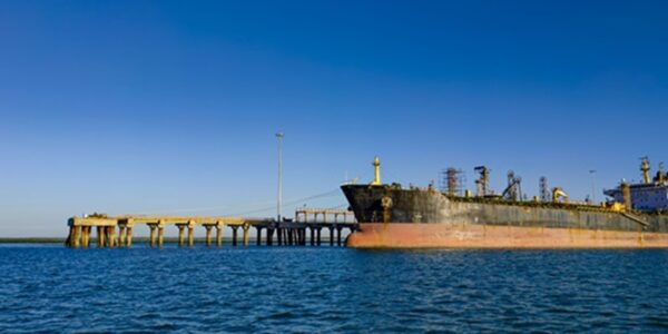 Індійські НПЗ запросили більші знижки на російську нафту - ЗМІ