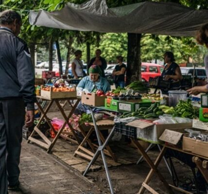 Ціни в Україні падають другий місяць поспіль