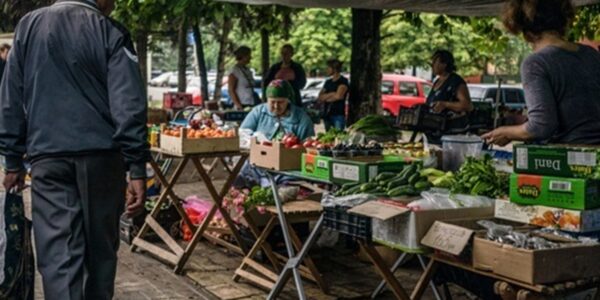 Ціни в Україні падають другий місяць поспіль