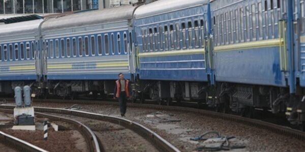 РФ вдарила по залізниці: які потяги затримуються