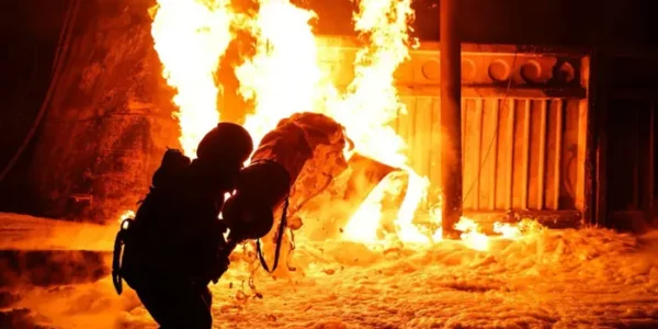 Чернігівщина: РФ вдарила по рятувальниках, коли ті гасили пожежу (фото)