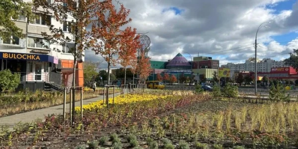 На Оболоні замість кіосків облаштовано два нові сквери (фото)