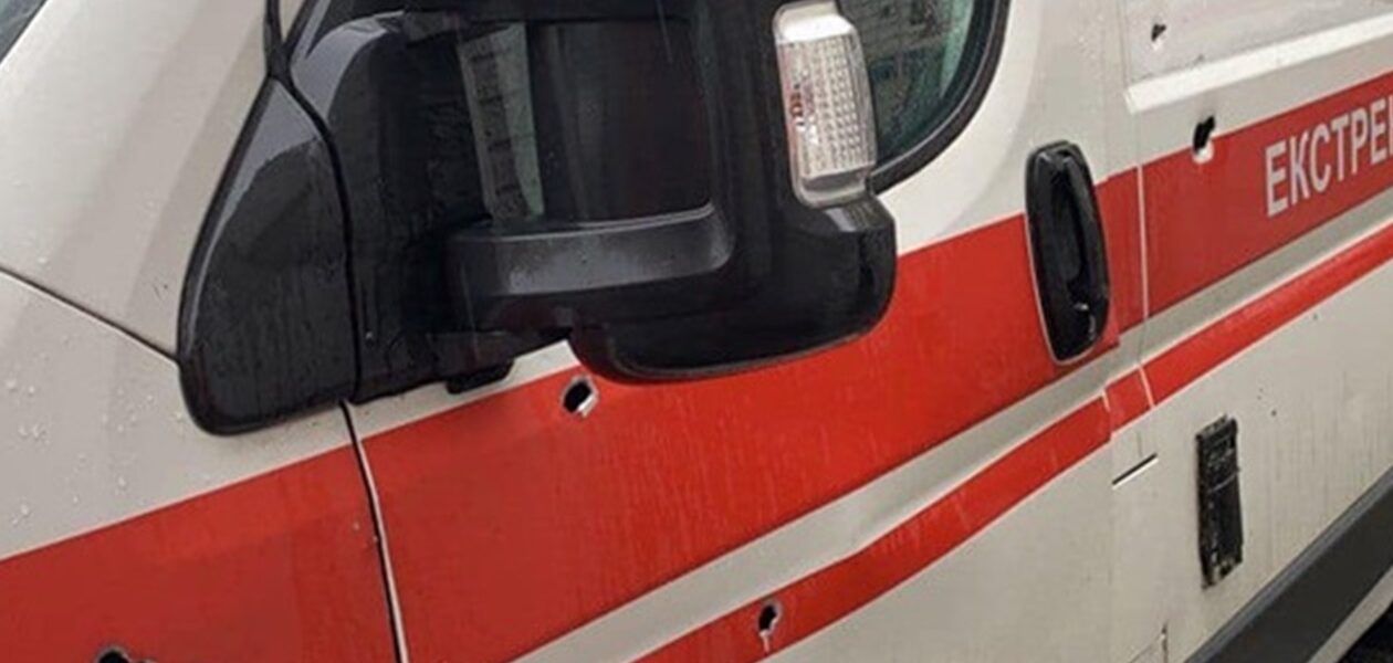 У Херсоні росіяни обстріляли бригаду "швидкої", є поранений