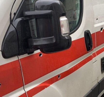 У Херсоні росіяни обстріляли бригаду "швидкої", є поранений