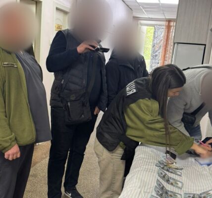 На Одещині військового медика спіймали на хабарі