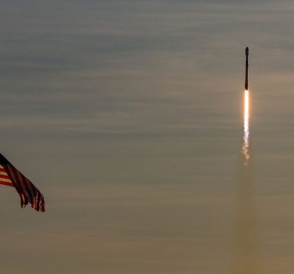 SpaceX запустила 21 супутник зв’язку для армії США