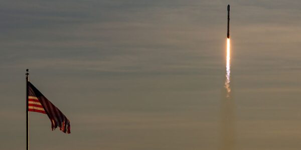 SpaceX запустила 21 супутник зв’язку для армії США