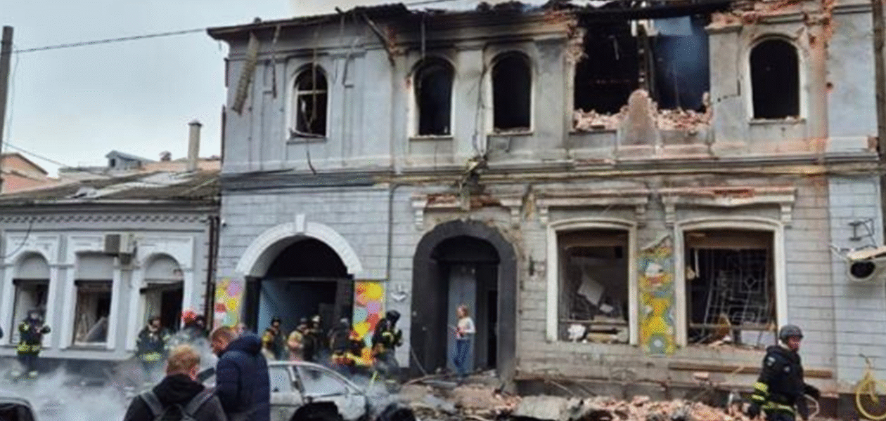 Удар по дитсадку в Харкові: поліція показала перші кадри після влучання