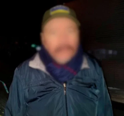 На Печерську поліція затримала таксиста, який поєднував роботу зі збутом наркотиків