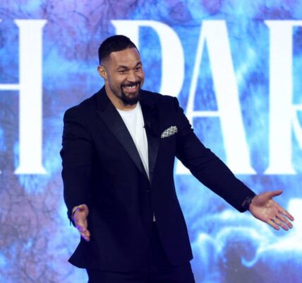 Паркер комунікує про рішення Усика піти битися