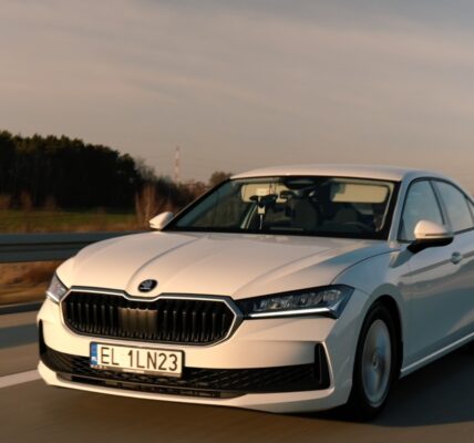Дизельна Škoda Superb встановила рекорд, проїхавши 2831 км на одному баку