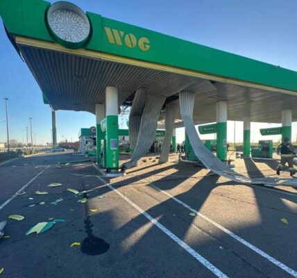 Удар по Миколаєву: є жертва і 15 поранених