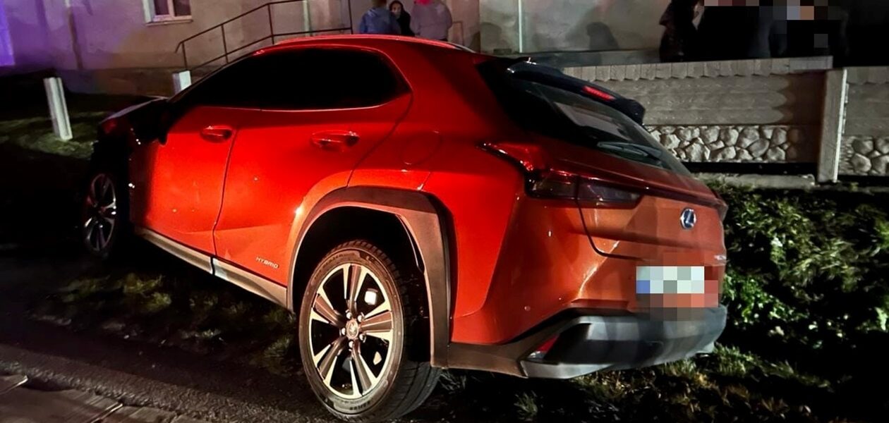 Смертельна ДТП на Івано-Франківщині: суддя на Lexus збила двох людей