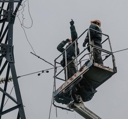 Одна з областей України повністю знеструмлена, ще три - частково