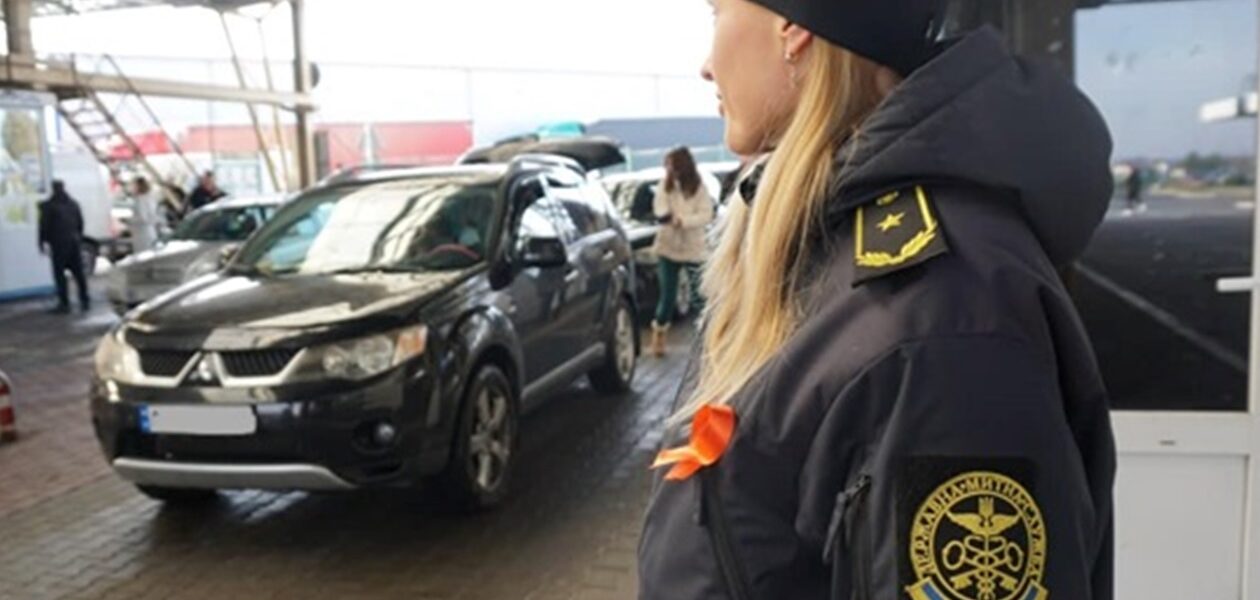 З початку року митники виявили порушень майже на 11 млрд
