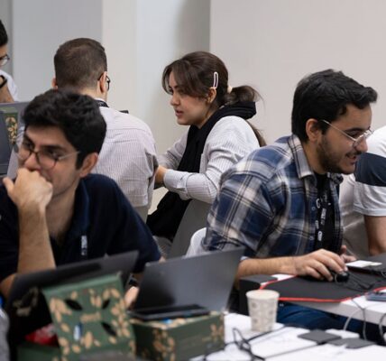 У світі з’явилась нова релігія: люди моляться штучному інтелекту