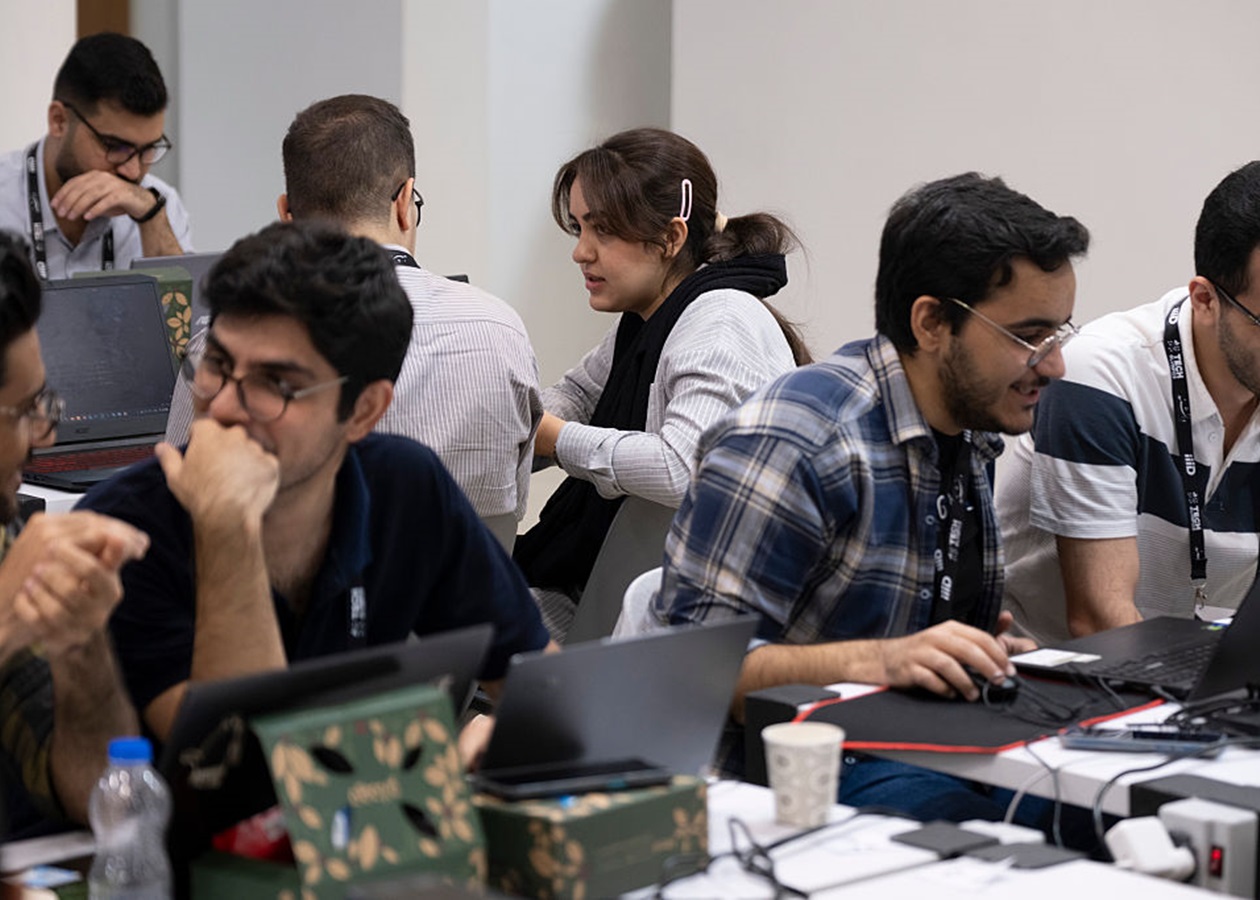 У світі з’явилась нова релігія: люди моляться штучному інтелекту