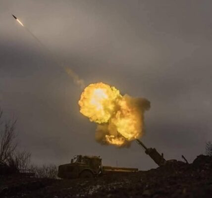 Комбінована атака РФ: у Києві прогриміли вибухи