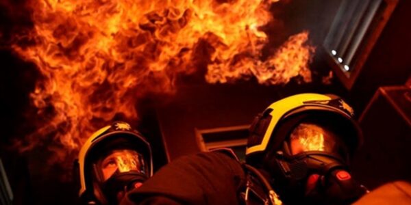 Наслідки удару: у Києві палає багатоповерхівка, перебої зі світлом і водою