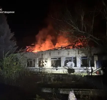 Атака на Чернігівщину: рятувальники показали наслідки (фото)