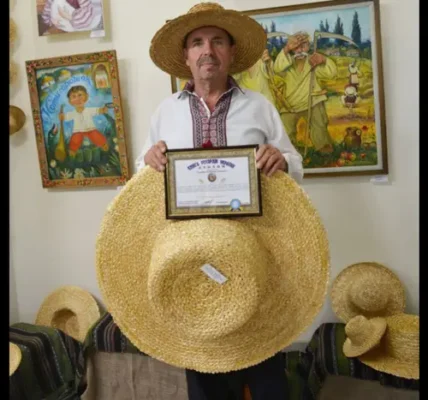 Майстер з Вінниччини створив найбільший солом’яний капелюх в Україні (фото)