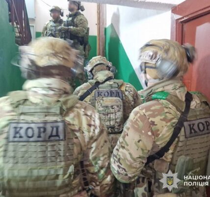 У Чернігові чоловік відкрив стрілянину з автомата на вулиці