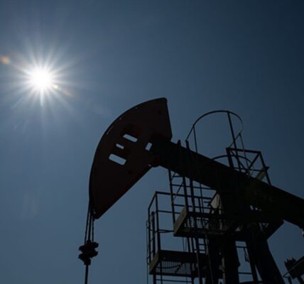 Ціни на нафту у світі почали зростати після місячного мінімуму