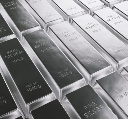 Срібло оновило рекорд після жовтневого піку