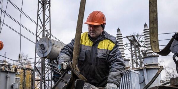 В областях України почали аварійно вимикати світло