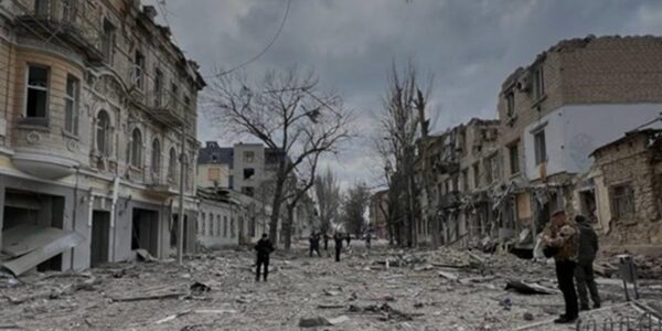 Росіяни вдарили по Херсону, є жертва