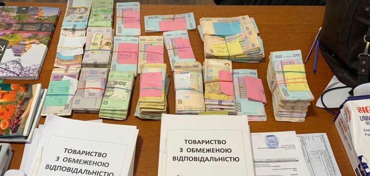 Мережу магазинів напівфабрикатів викрили на несплаті 20 млн податків