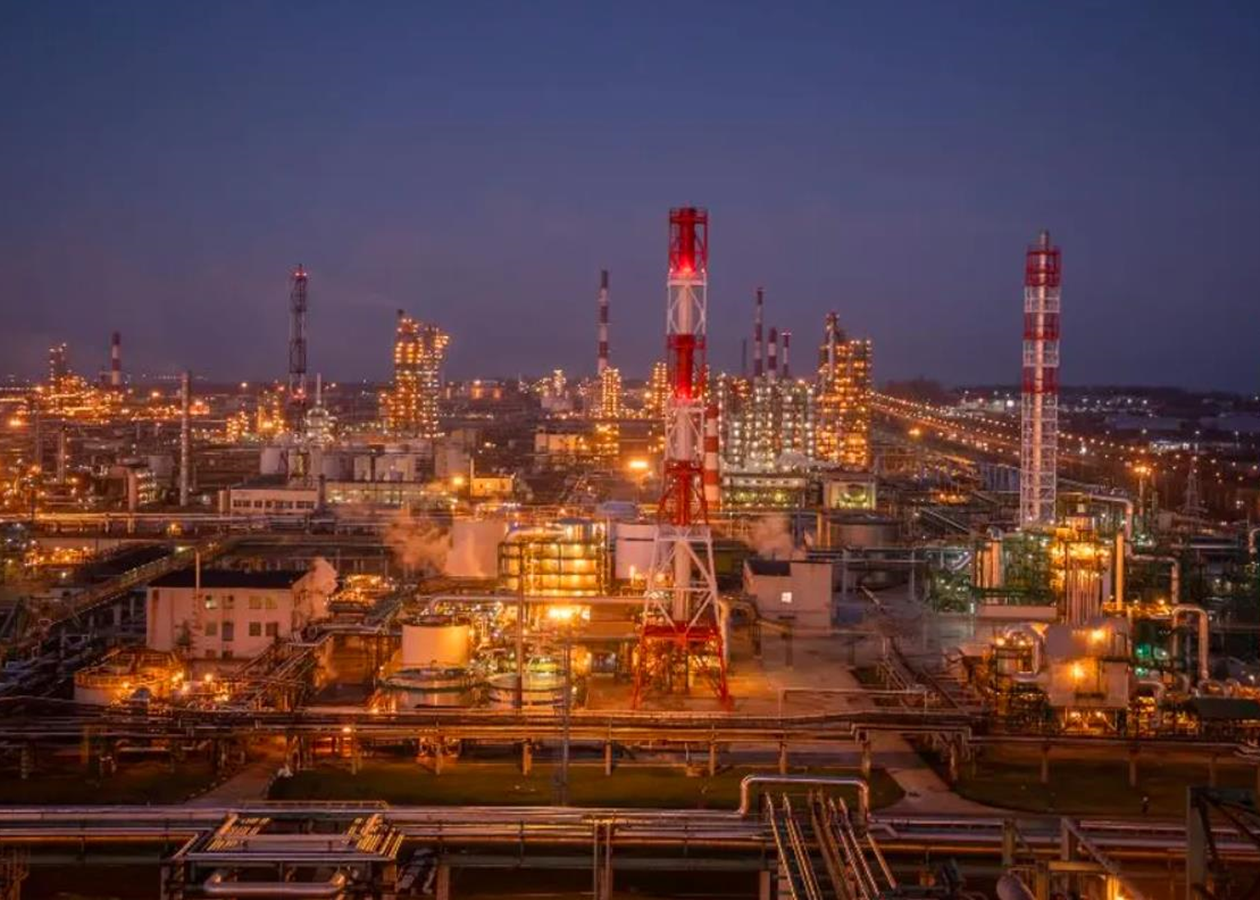 Один із найбільших НПЗ Росії зупинив роботу після атаки дронів - ЗМІ