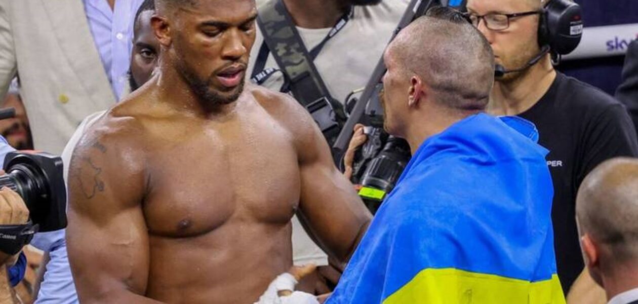 Усик висловив співчуття Джошуа у зв’язку з загибеллю його тренерів