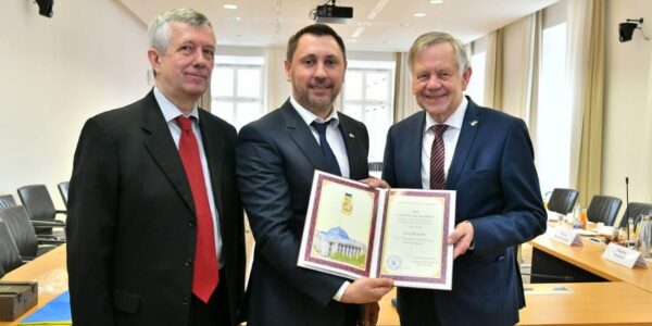 Андрій Стріхарський відмиває мільйони через німецьку “будівельну пралку”