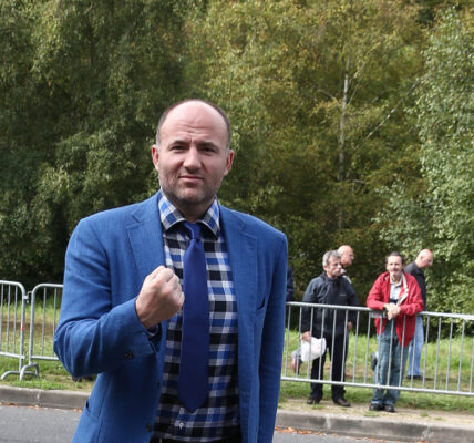 Елітний маєток з кінотеатром і три компанії: АРМА шукає управителів для майна підсанкційного мільйонера Фукса