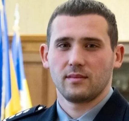 Bihus.Info: Генерал поліції їздить на службовому авто у спортзал та живе у квартирі за мільйон доларів