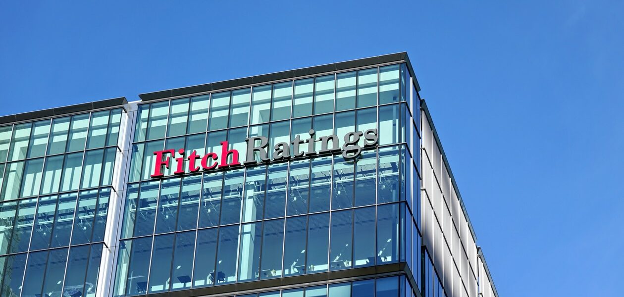 Fitch підвищив кредитний рейтинг України