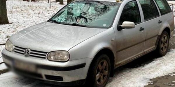 У Києві водій їздив із муляжем міни на даху авто