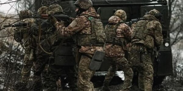 Бої точаться на семи напрямках - Генштаб