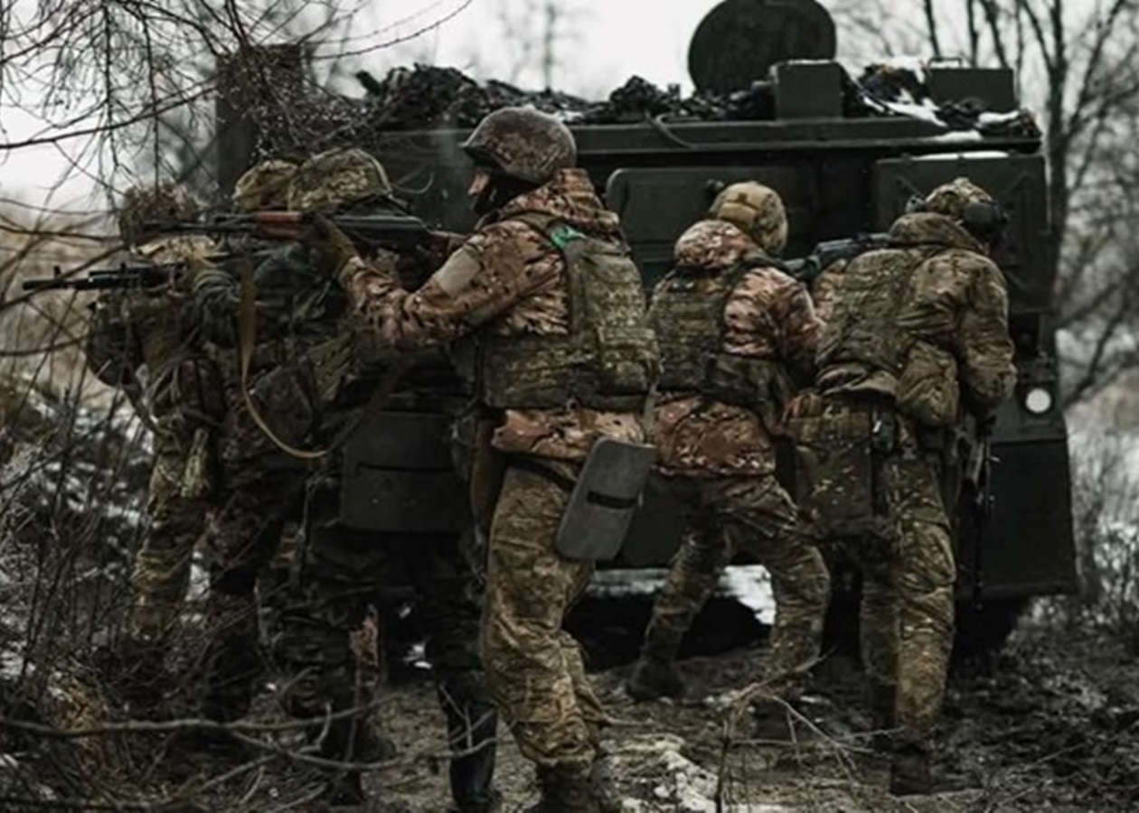 Бої точаться на семи напрямках - Генштаб