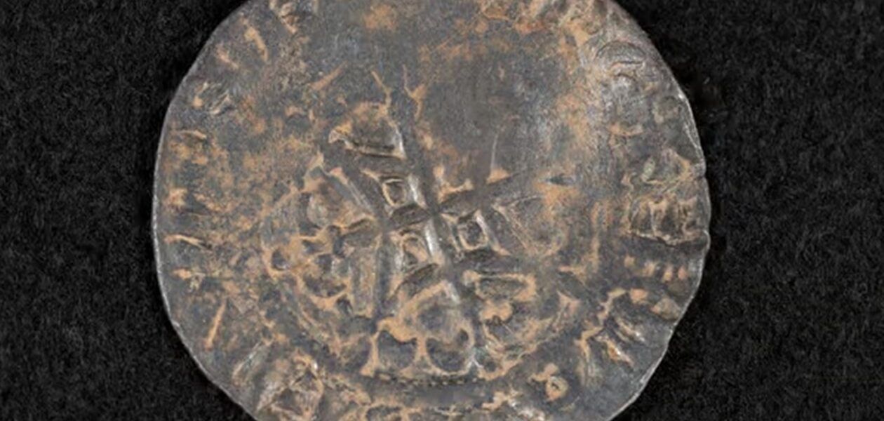У Шотландії металошукач-аматор виявив найдавнішу відому монету країни