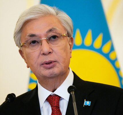 Токаєв заборонив "ЛГБТ-пропаганду" у Казахстані