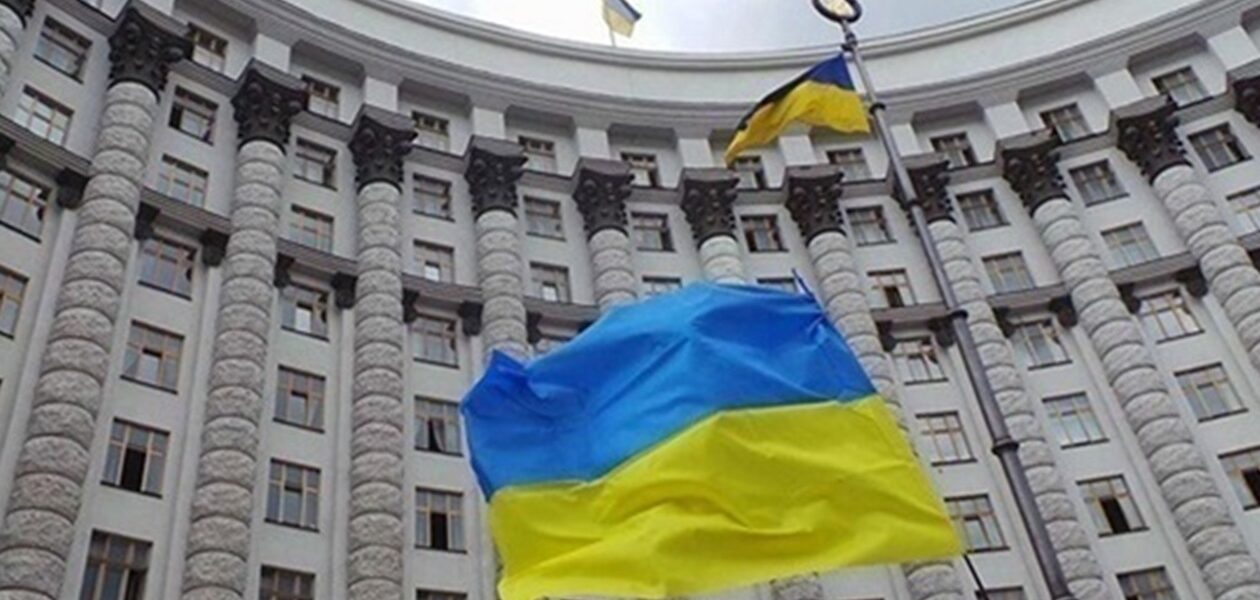 Уряд продовжив обмеження експорту лісу та металобрухту на 2026 рік