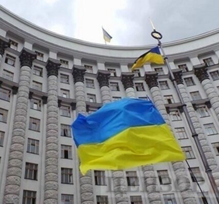 Уряд продовжив обмеження експорту лісу та металобрухту на 2026 рік