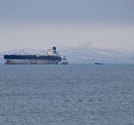 Нафтогазові доходи Росії рухнули до мінімуму 2020 року