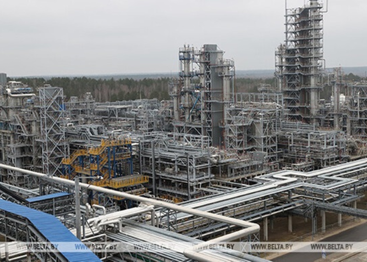 Білорусь розмістила російську ППО на НПЗ біля кордону з Україною - ЗМІ