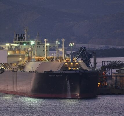 Європа шукає заміну американського СПГ через погрози Гренландії - ЗМІ