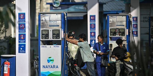 Росія знижує ціни на нафту для Індії, щоб вернути покупців - ЗМІ